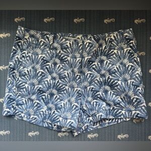 Vineyard Vines Blue and White Floral Shorts
